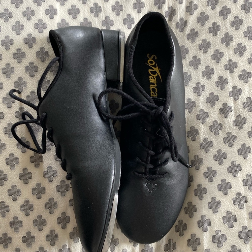 Tap shoes size 1.5